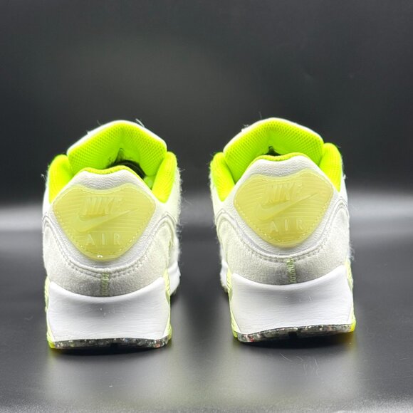 Wmns Nike Air Max 90 'Exeter Edition' - Picture 3 of 9